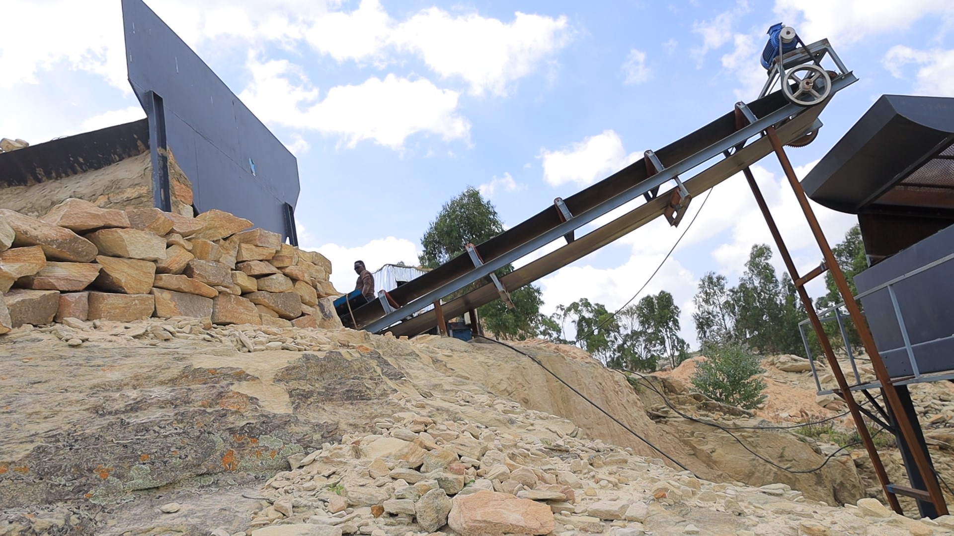 MCP13151 - frame at 0m1s